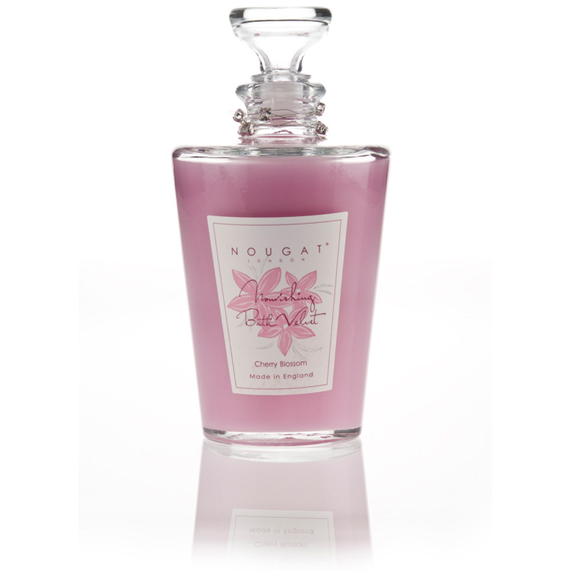 Nawilżający aksamitny płyn do kąpieli o aromacie kwiatu wiśni