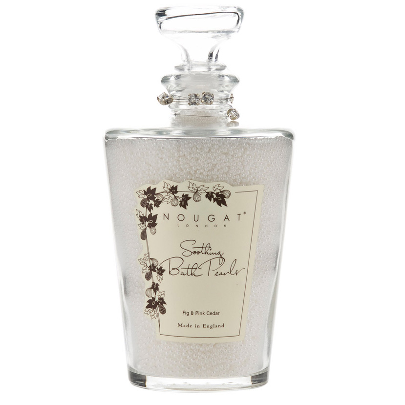 Kojące perełki do kąpieli o aromacie figi i różowego cedru